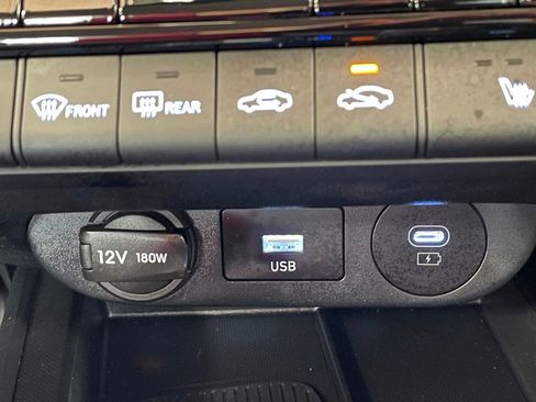 Used 2025 Hyundai Elantra Limited image 30