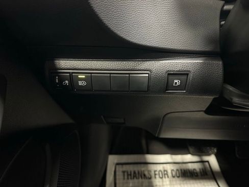 Used 2025 Toyota Corolla LE image 17