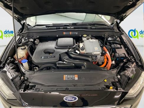 Used 2018 Ford Fusion SE image 12