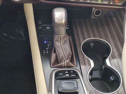 Used 2018 Lexus RX 350L Luxury image 12