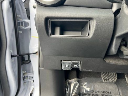 New 2025 Nissan Versa SR w/ Trunk Package image 23