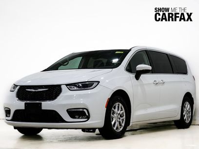 Used 2023 Chrysler Pacifica Touring-L