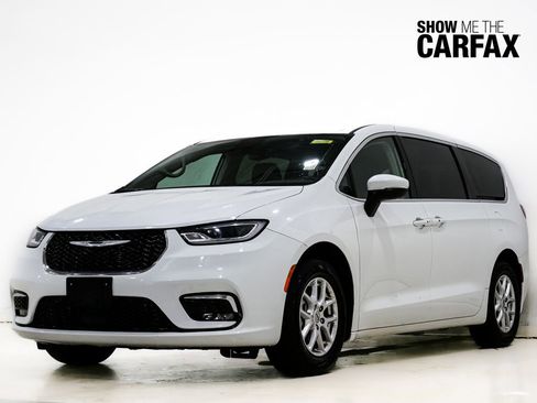 Used 2023 Chrysler Pacifica Touring-L FWD image 1