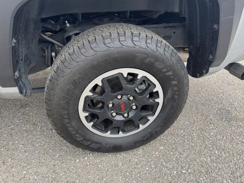 Used 2025 Toyota Tacoma TRD Off-Road image 20