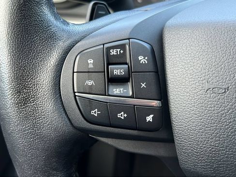 Used 2020 Ford Explorer XLT w/ Equipment Group 202A AWD/4WD image 19