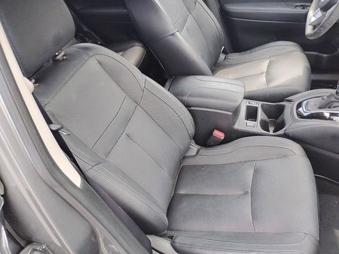 Used 2017 Nissan Rogue SL FWD image 25