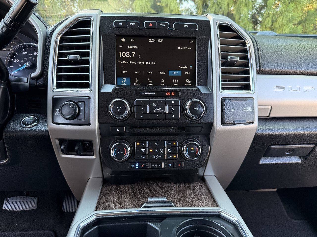Used 2017 Ford F250 Lariat w/ Lariat Ultimate Package AWD/4WD image 15