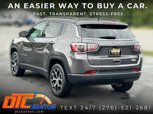 Used 2024 Jeep Compass Latitude AWD/4WD image 7