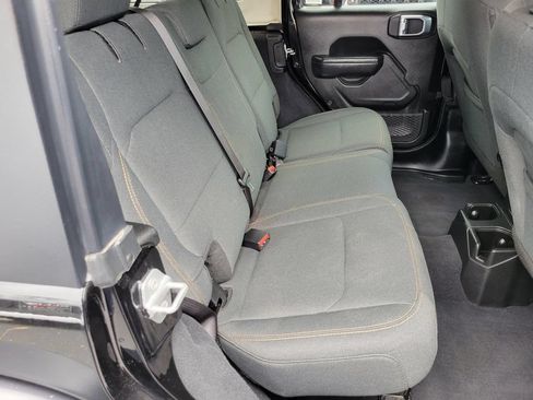 Used 2025 Jeep Wrangler Unlimited Sport AWD/4WD image 19