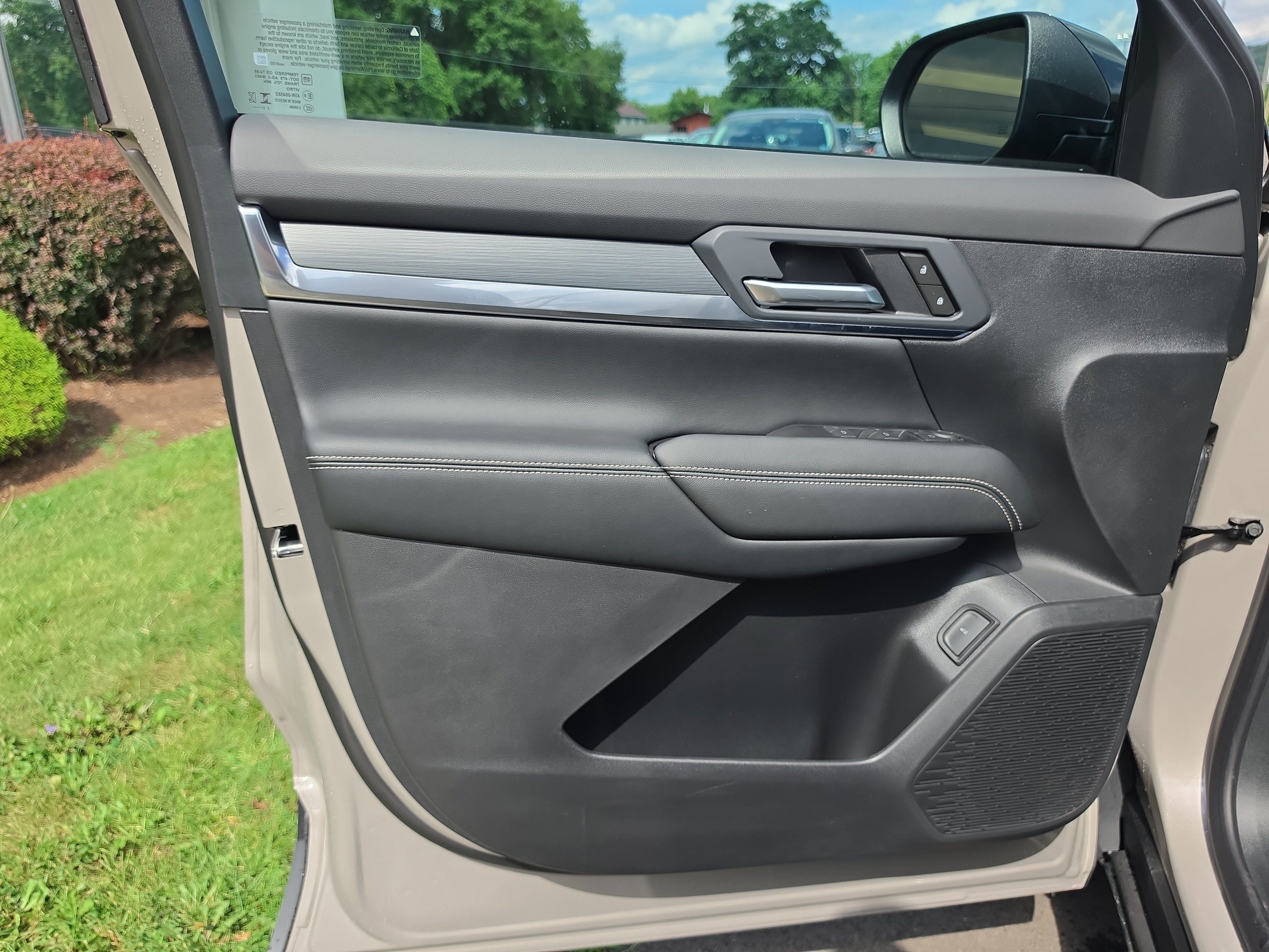 New 2027 GMC Terrain Elevation w/ Elevation Premium Package AWD/4WD image 17