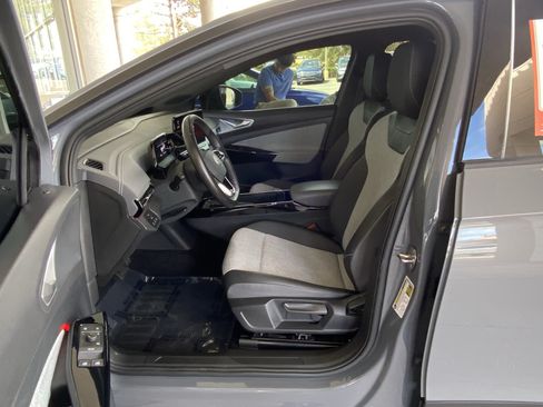 Certified 2023 Volkswagen ID.4 Pro AWD/4WD image 34
