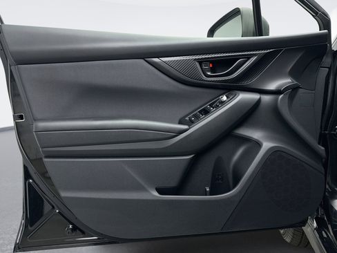 Used 2023 Subaru Crosstrek 2.0i Premium image 9