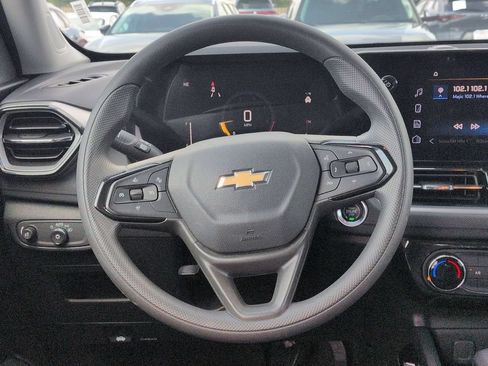 Used 2025 Chevrolet TrailBlazer LT AWD/4WD image 22