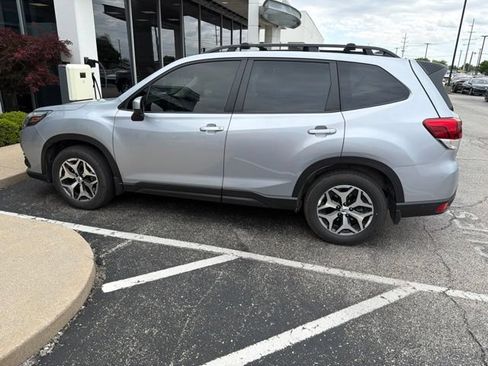 Used 2024 Subaru Forester Premium AWD/4WD image 7