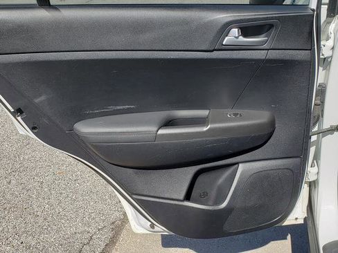 Used 2020 Kia Sportage LX image 13