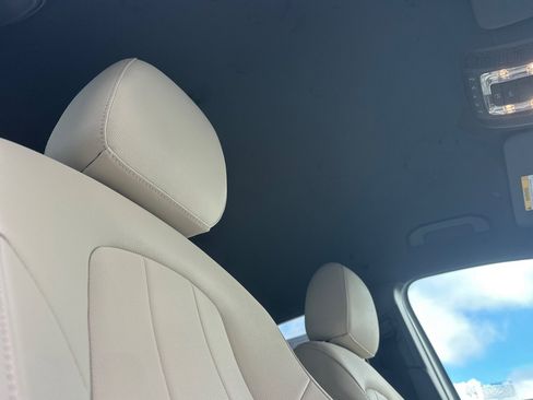 Certified 2025 Mercedes-Benz GLA 250 4MATIC image 17