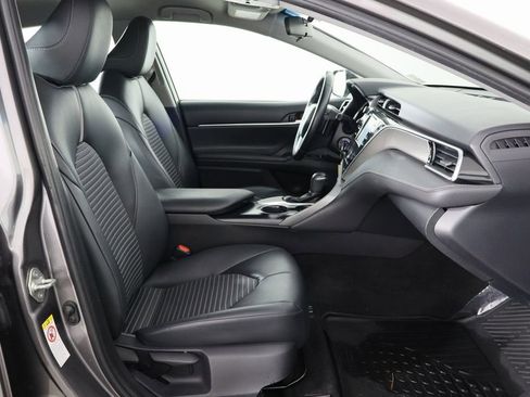 Used 2018 Toyota Camry SE image 15