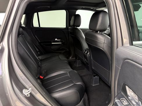 Used 2021 Mercedes-Benz GLA 250 4MATIC w/ Premium Package image 30