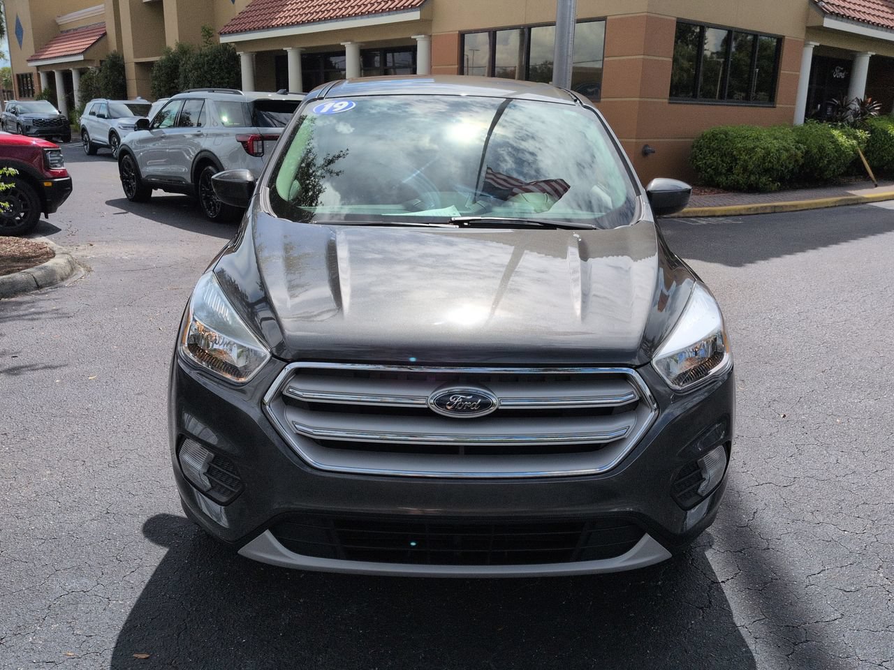 Used 2019 Ford Escape SE FWD image 9