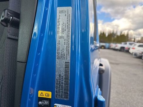 Used 2024 Jeep Wrangler Unlimited image 27