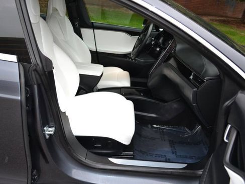 Used 2019 Tesla Model S Long Range image 27