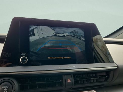 Used 2024 Toyota Prius LE image 17