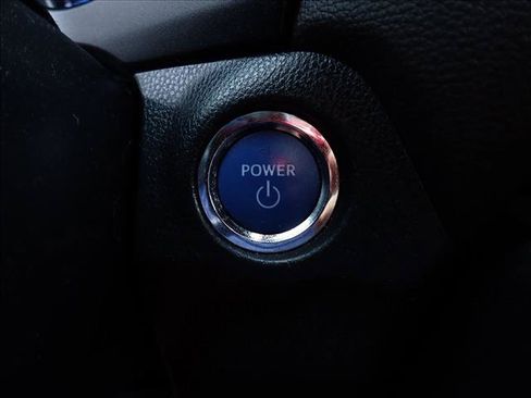 Used 2022 Toyota RAV4 SE w/ Convenience Package AWD/4WD image 23