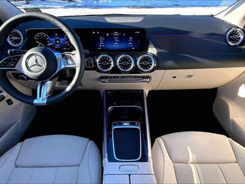 New 2026 Mercedes-Benz GLA 250 4MATIC image 5