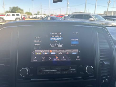 Used 2024 Nissan Titan SV w/ SV Convenience Package image 24