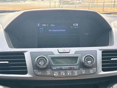 Used 2014 Honda Odyssey LX image 23