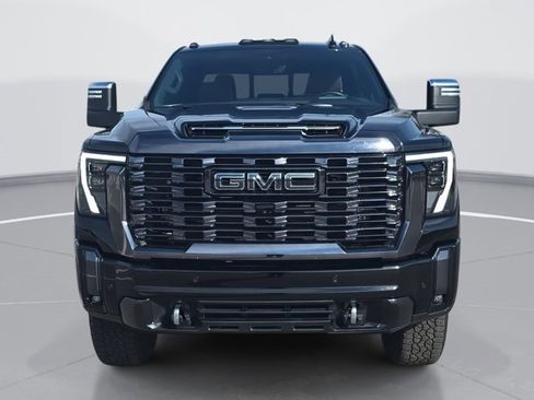 Used 2024 GMC Sierra 2500 Denali Ultimate w/ Max Trailering Package image 8