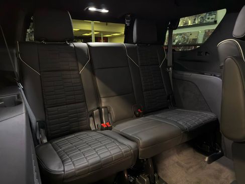 Used 2023 Cadillac Escalade V w/ LPO, ONYX Package AWD/4WD image 28