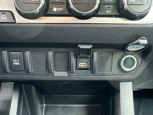 Certified 2022 Toyota Tacoma SR image 36