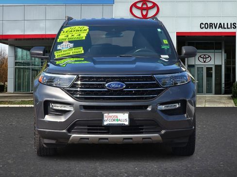 Used 2020 Ford Explorer XLT w/ Equipment Group 202A AWD/4WD image 9