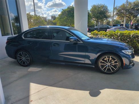 Used 2022 BMW 330i Sedan w/ Convenience Package image 4