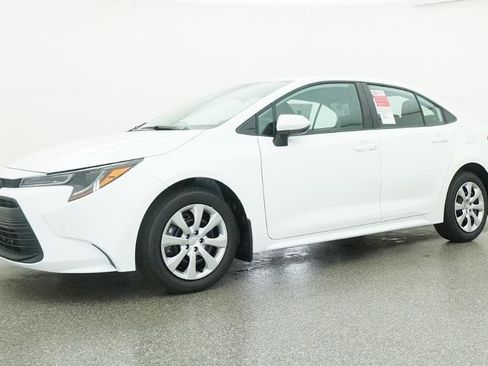 New 2026 Toyota Corolla LE image 3
