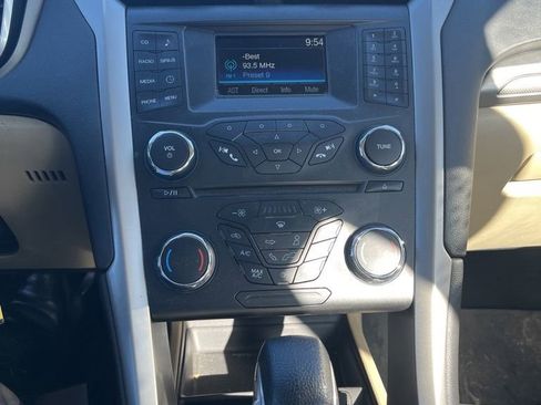 Used 2014 Ford Fusion SE image 25