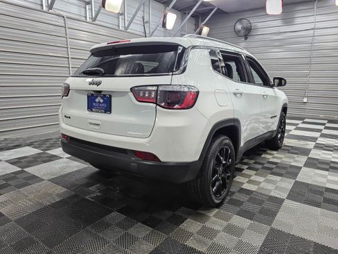 Used 2025 Jeep Compass Latitude w/ Altitude Special Edition AWD/4WD image 5