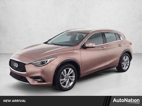 Used 2017 INFINITI QX30 Premium w/ Navigation Package image 1