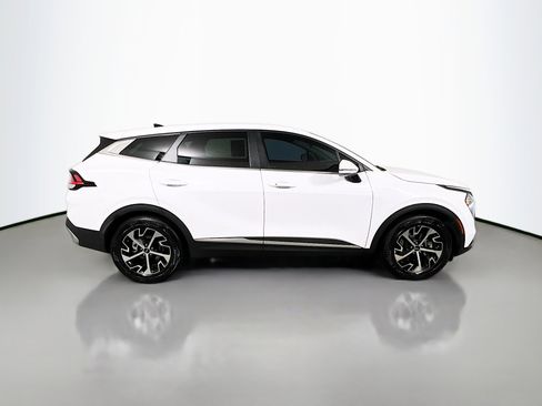 Used 2023 Kia Sportage EX image 3