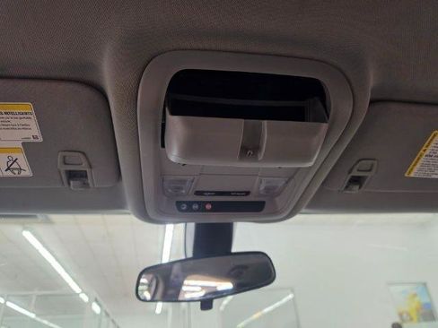 Used 2019 Chevrolet Equinox LT FWD image 32