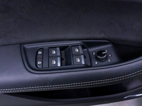 Used 2023 Audi SQ8 Prestige AWD/4WD image 19