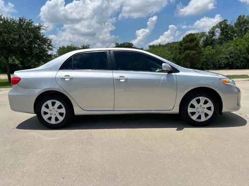 Used 2013 Toyota Corolla LE FWD image 5
