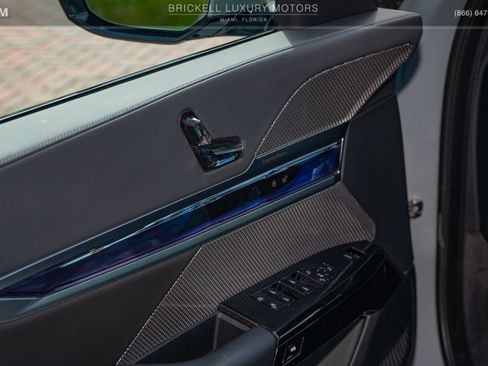 Used 2024 BMW 760i xDrive w/ Executive Package image 61