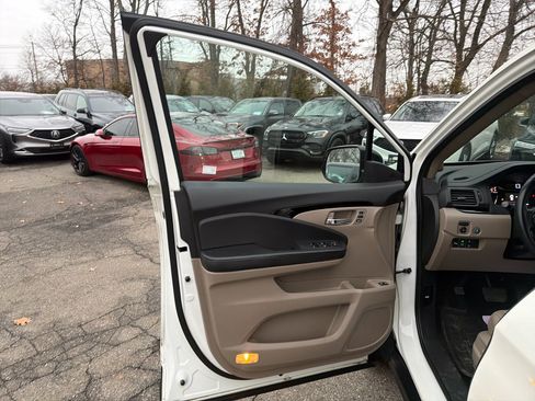 Used 2016 Honda Pilot Elite image 18