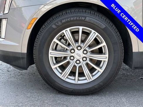 Used 2017 Cadillac XT5 Luxury w/ Driver Awareness Package FWD image 6