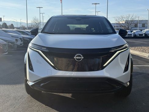 Used 2023 Nissan Ariya FWD image 2
