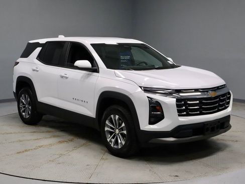 Used 2025 Chevrolet Equinox LT AWD/4WD image 1