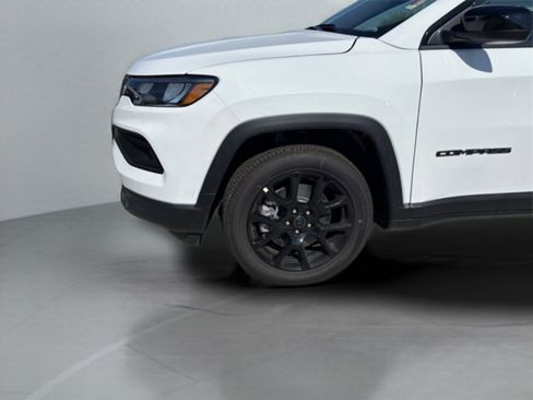 New 2026 Jeep Compass Latitude image 28