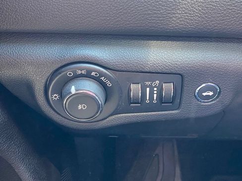 Used 2016 Chrysler 200 C w/ Sun & Sound Group FWD image 27
